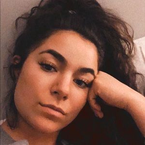 Meet your Posher, Alexia